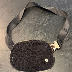 Lululemon Black Sherpa Belt Bag